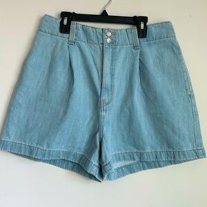 NWOT Levi’s Denim Shorts
